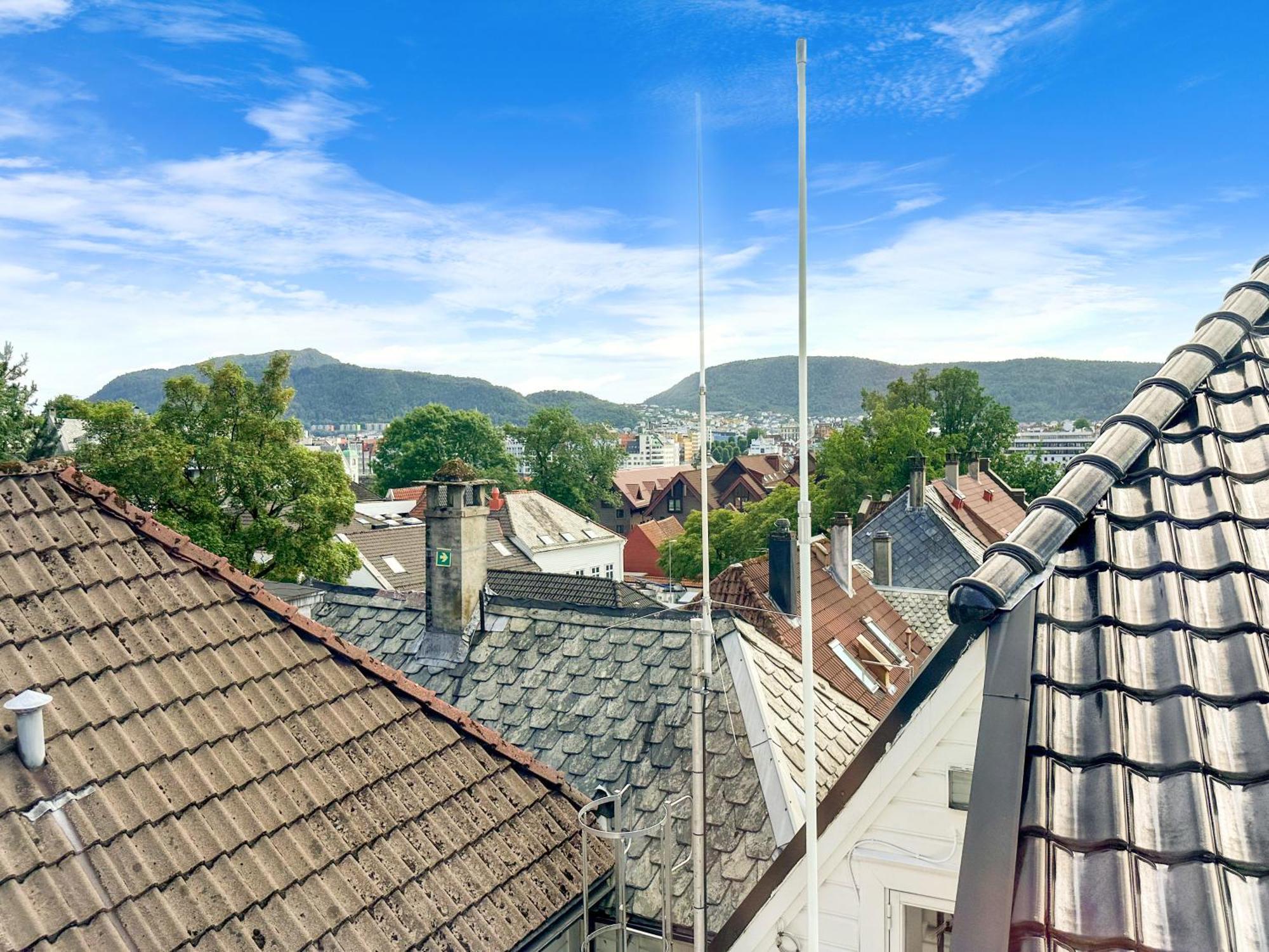 View To Bryggen - Renovated Dec 24 - Historic Cobblestone Street Appartement Bergen Buitenkant foto