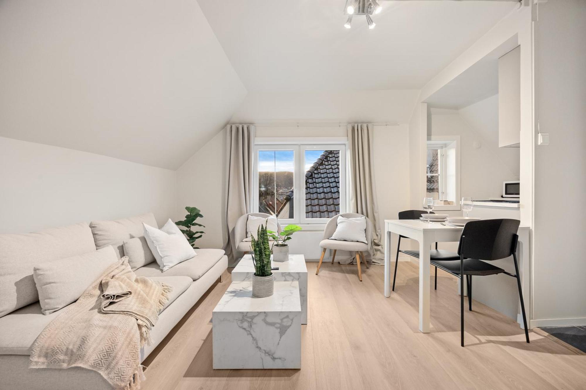 View To Bryggen - Renovated Dec 24 - Historic Cobblestone Street Appartement Bergen Buitenkant foto
